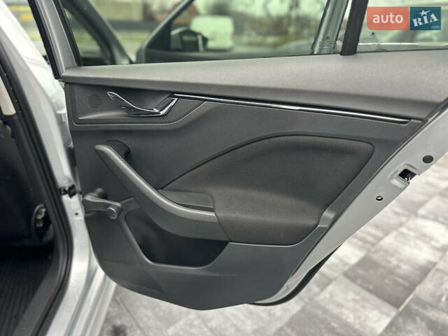 Серый Шкода KAMIQ, объемом двигателя 1.6 л и пробегом 56 тыс. км за 17800 $, фото 55 на Automoto.ua