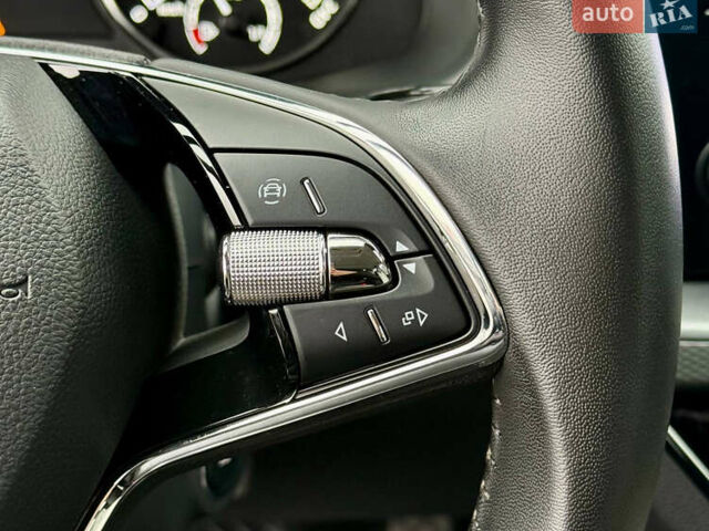 Серый Шкода KAMIQ, объемом двигателя 1.6 л и пробегом 6 тыс. км за 21800 $, фото 21 на Automoto.ua