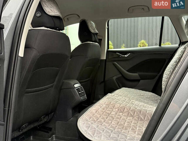 Серый Шкода KAMIQ, объемом двигателя 1.6 л и пробегом 6 тыс. км за 21800 $, фото 30 на Automoto.ua