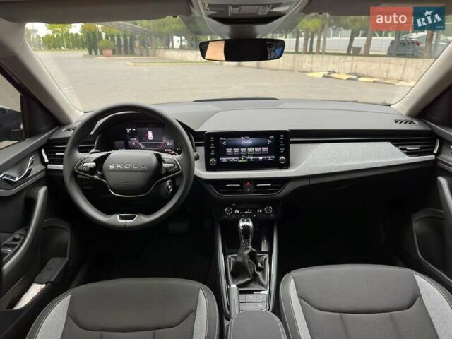 Серый Шкода KAMIQ, объемом двигателя 1 л и пробегом 2 тыс. км за 23783 $, фото 2 на Automoto.ua