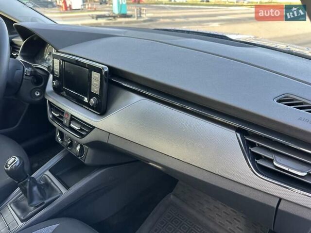 Синій Шкода KAMIQ, об'ємом двигуна 1.6 л та пробігом 219 тис. км за 10800 $, фото 9 на Automoto.ua