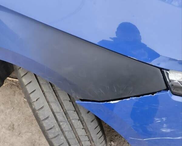 Синий Шкода KAMIQ, объемом двигателя 1.6 л и пробегом 300 тыс. км за 9000 $, фото 2 на Automoto.ua