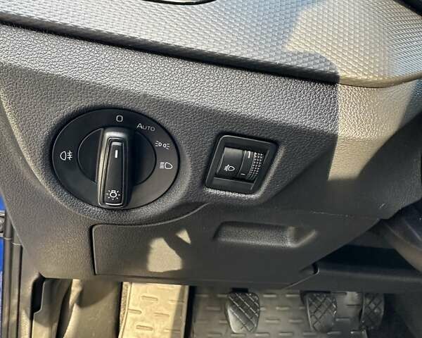 Синій Шкода KAMIQ, об'ємом двигуна 1.6 л та пробігом 219 тис. км за 10800 $, фото 18 на Automoto.ua