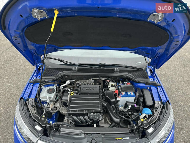 Синий Шкода KAMIQ, объемом двигателя 1.6 л и пробегом 245 тыс. км за 12200 $, фото 6 на Automoto.ua