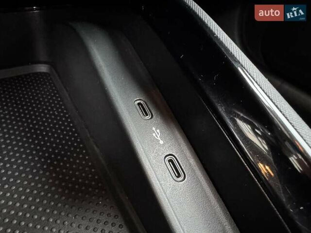 Синій Шкода KAMIQ, об'ємом двигуна 1.6 л та пробігом 25 тис. км за 20999 $, фото 49 на Automoto.ua