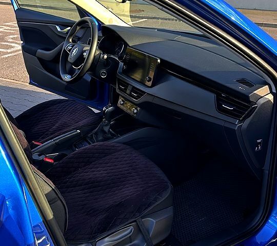 Синій Шкода KAMIQ, об'ємом двигуна 1.6 л та пробігом 25 тис. км за 21000 $, фото 2 на Automoto.ua
