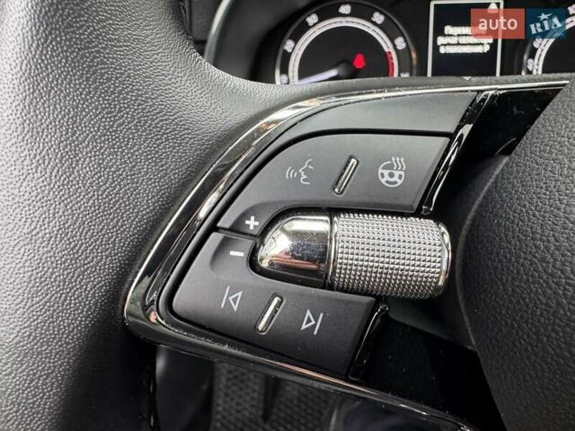 Синий Шкода KAMIQ, объемом двигателя 1.6 л и пробегом 26 тыс. км за 21500 $, фото 60 на Automoto.ua