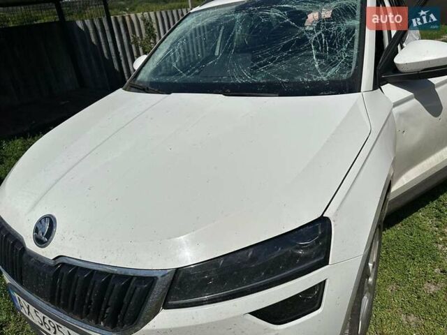 Білий Шкода Karoq, об'ємом двигуна 1.5 л та пробігом 180 тис. км за 10000 $, фото 3 на Automoto.ua