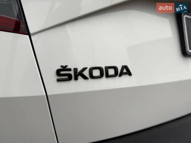 Белый Шкода Karoq, объемом двигателя 1.5 л и пробегом 117 тыс. км за 18990 $, фото 8 на Automoto.ua