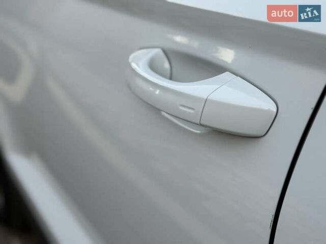 Белый Шкода Karoq, объемом двигателя 1.5 л и пробегом 112 тыс. км за 19800 $, фото 24 на Automoto.ua