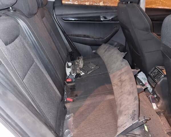 Белый Шкода Karoq, объемом двигателя 1.5 л и пробегом 189 тыс. км за 9999 $, фото 9 на Automoto.ua