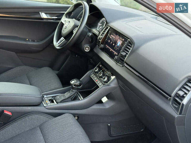 Белый Шкода Karoq, объемом двигателя 1.5 л и пробегом 112 тыс. км за 19800 $, фото 29 на Automoto.ua