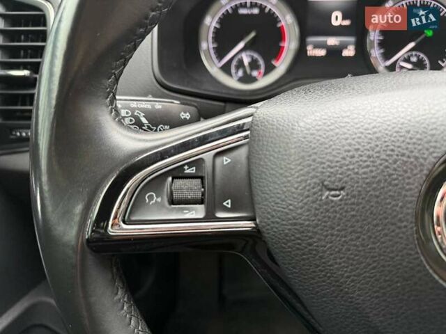 Белый Шкода Karoq, объемом двигателя 1.5 л и пробегом 117 тыс. км за 18990 $, фото 17 на Automoto.ua