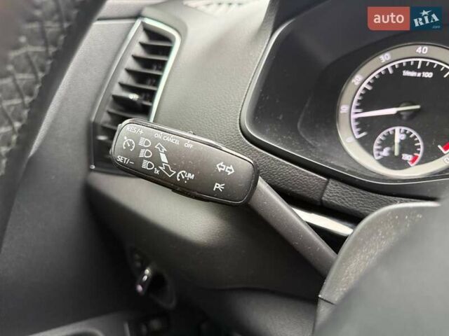 Белый Шкода Karoq, объемом двигателя 1.5 л и пробегом 117 тыс. км за 18990 $, фото 16 на Automoto.ua