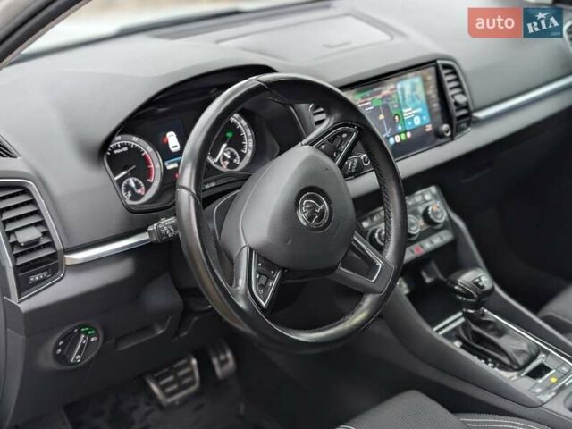 Белый Шкода Karoq, объемом двигателя 1.5 л и пробегом 108 тыс. км за 23500 $, фото 1 на Automoto.ua