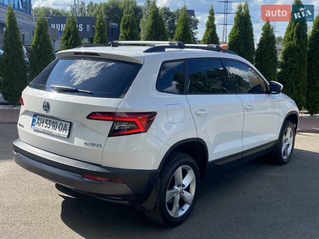 Белый Шкода Karoq, объемом двигателя 1.5 л и пробегом 168 тыс. км за 17990 $, фото 7 на Automoto.ua