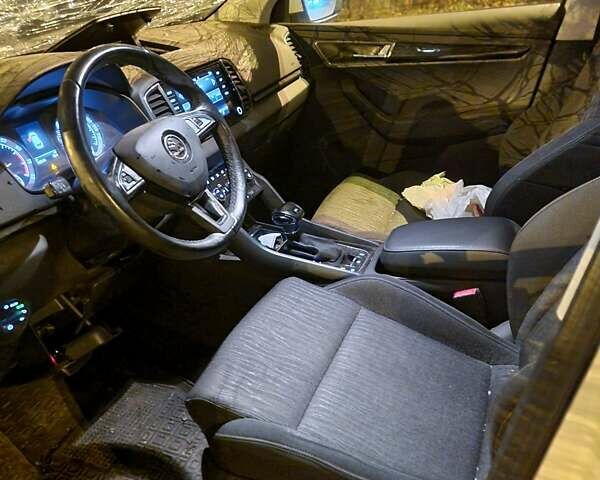 Белый Шкода Karoq, объемом двигателя 1.5 л и пробегом 189 тыс. км за 9999 $, фото 10 на Automoto.ua