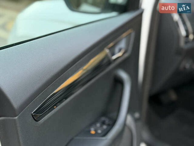 Белый Шкода Karoq, объемом двигателя 1.5 л и пробегом 112 тыс. км за 19800 $, фото 33 на Automoto.ua