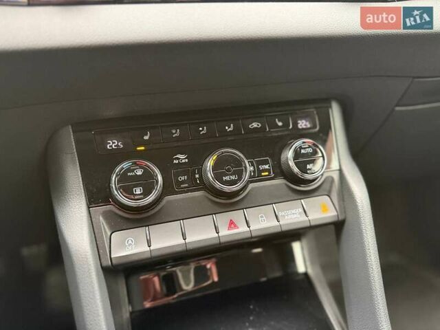 Белый Шкода Karoq, объемом двигателя 1.5 л и пробегом 117 тыс. км за 18990 $, фото 25 на Automoto.ua