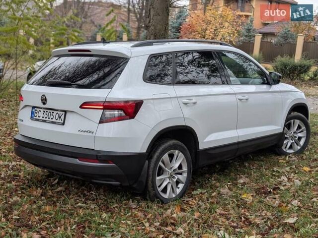 Белый Шкода Karoq, объемом двигателя 1.5 л и пробегом 108 тыс. км за 23500 $, фото 9 на Automoto.ua