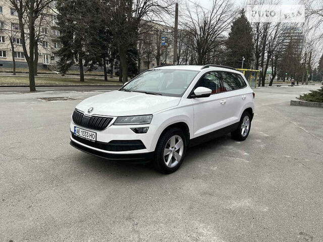 Білий Шкода Karoq, об'ємом двигуна 0 л та пробігом 70 тис. км за 20900 $, фото 4 на Automoto.ua