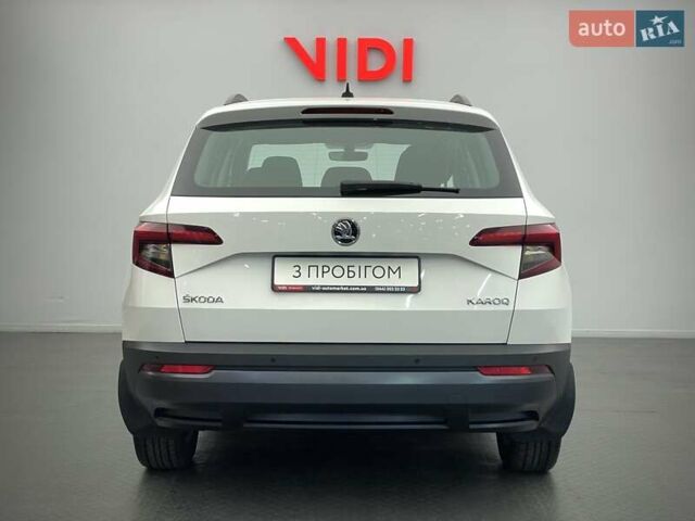 Белый Шкода Karoq, объемом двигателя 1.5 л и пробегом 90 тыс. км за 21621 $, фото 5 на Automoto.ua
