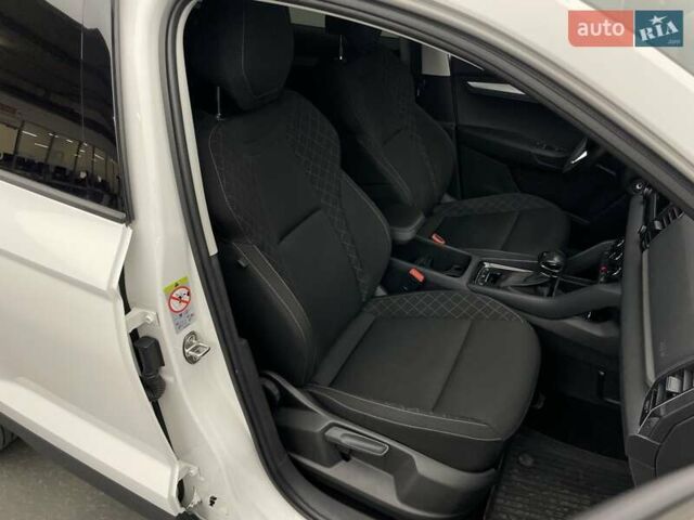 Белый Шкода Karoq, объемом двигателя 1.5 л и пробегом 116 тыс. км за 20872 $, фото 17 на Automoto.ua