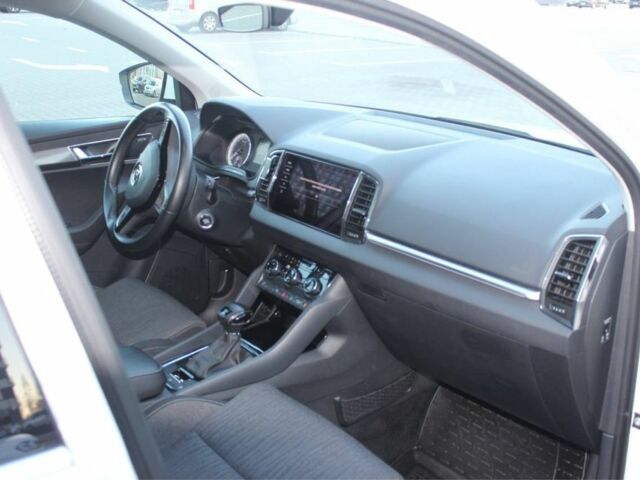 Белый Шкода Karoq, объемом двигателя 1.6 л и пробегом 280 тыс. км за 19800 $, фото 4 на Automoto.ua