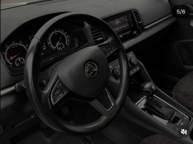 Білий Шкода Karoq, об'ємом двигуна 1.5 л та пробігом 117 тис. км за 21000 $, фото 3 на Automoto.ua