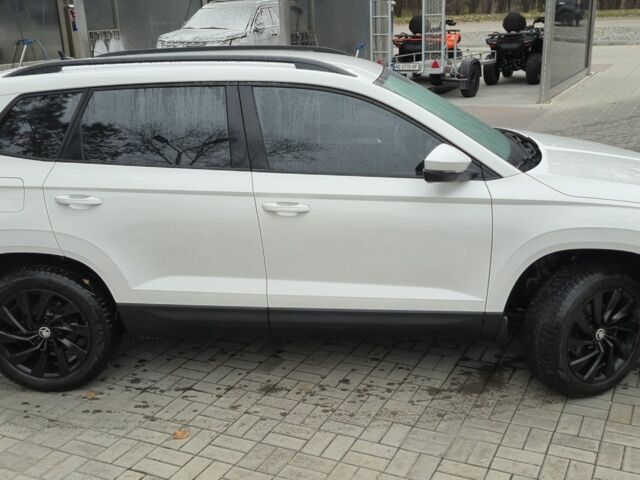 Білий Шкода Karoq, об'ємом двигуна 1.5 л та пробігом 117 тис. км за 21000 $, фото 1 на Automoto.ua