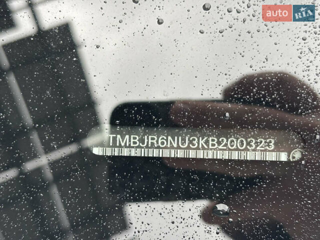 Білий Шкода Karoq, об'ємом двигуна 1.5 л та пробігом 98 тис. км за 20800 $, фото 12 на Automoto.ua