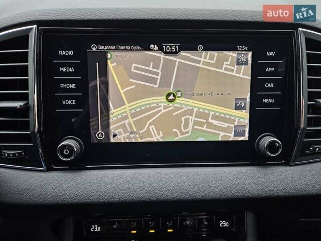 Білий Шкода Karoq, об'ємом двигуна 1.97 л та пробігом 85 тис. км за 27890 $, фото 45 на Automoto.ua