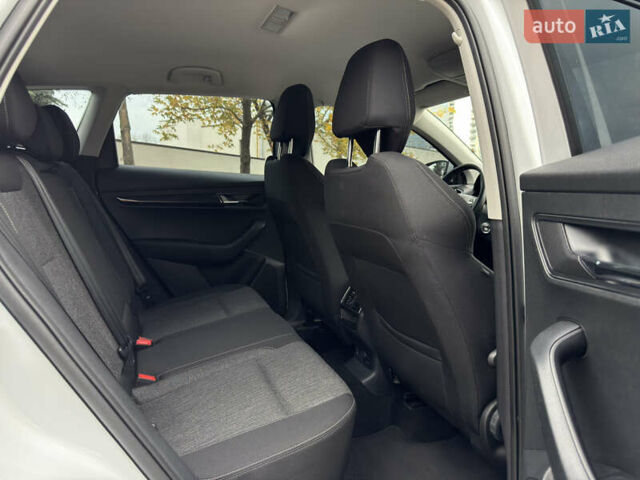 Білий Шкода Karoq, об'ємом двигуна 1.4 л та пробігом 62 тис. км за 21999 $, фото 34 на Automoto.ua