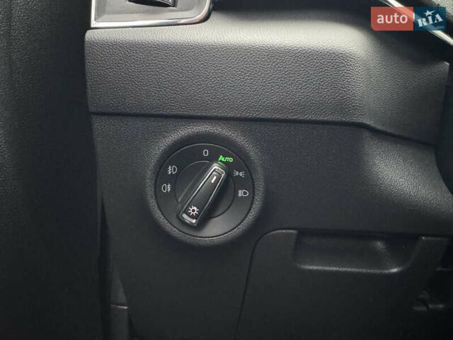 Білий Шкода Karoq, об'ємом двигуна 1.4 л та пробігом 62 тис. км за 21999 $, фото 41 на Automoto.ua