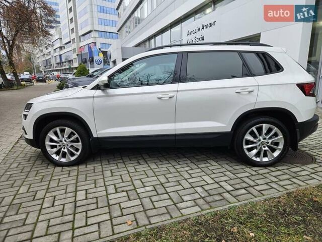 Білий Шкода Karoq, об'ємом двигуна 1.97 л та пробігом 85 тис. км за 27890 $, фото 9 на Automoto.ua
