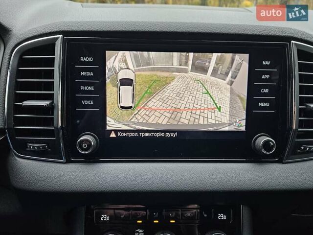 Білий Шкода Karoq, об'ємом двигуна 1.97 л та пробігом 85 тис. км за 27890 $, фото 47 на Automoto.ua