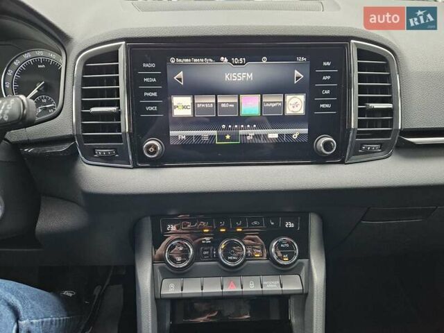 Білий Шкода Karoq, об'ємом двигуна 1.97 л та пробігом 85 тис. км за 27890 $, фото 43 на Automoto.ua