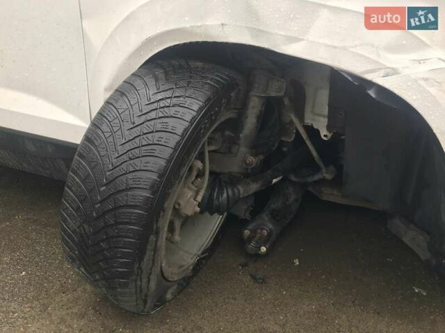 Білий Шкода Karoq, об'ємом двигуна 1.4 л та пробігом 189 тис. км за 15000 $, фото 7 на Automoto.ua