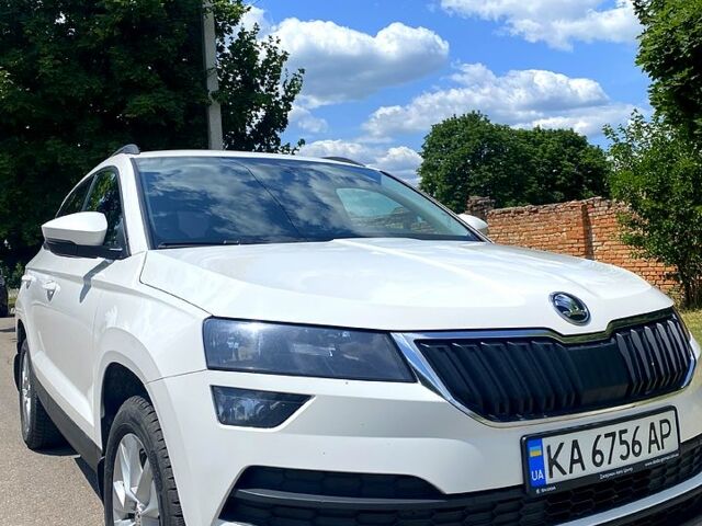 Белый Шкода Karoq, объемом двигателя 1.6 л и пробегом 230 тыс. км за 18200 $, фото 2 на Automoto.ua