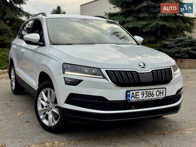 Білий Шкода Karoq, об'ємом двигуна 1.4 л та пробігом 62 тис. км за 22700 $, фото 9 на Automoto.ua