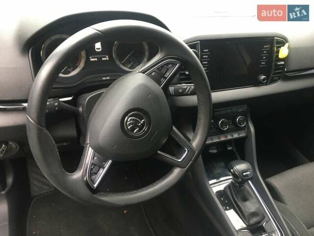 Білий Шкода Karoq, об'ємом двигуна 1.4 л та пробігом 189 тис. км за 15000 $, фото 8 на Automoto.ua