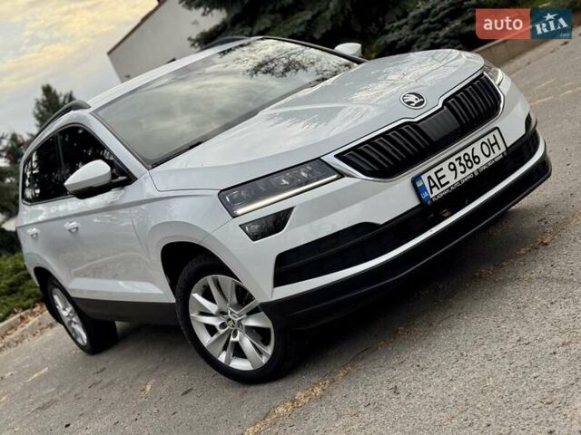 Білий Шкода Karoq, об'ємом двигуна 1.4 л та пробігом 62 тис. км за 22700 $, фото 7 на Automoto.ua