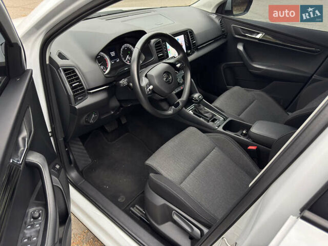 Білий Шкода Karoq, об'ємом двигуна 1.4 л та пробігом 62 тис. км за 22700 $, фото 19 на Automoto.ua
