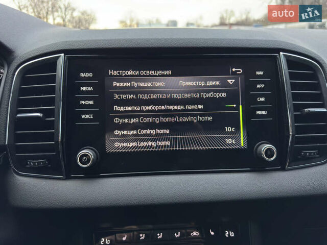 Білий Шкода Karoq, об'ємом двигуна 1.4 л та пробігом 62 тис. км за 21999 $, фото 59 на Automoto.ua