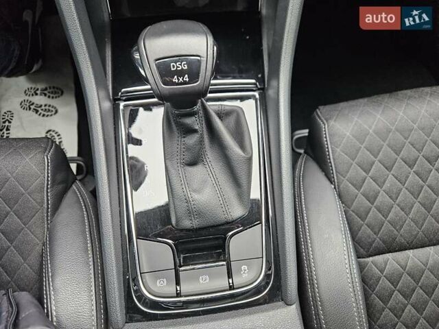 Білий Шкода Karoq, об'ємом двигуна 1.97 л та пробігом 85 тис. км за 27890 $, фото 42 на Automoto.ua