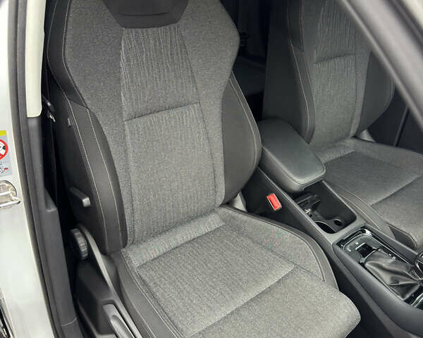 Білий Шкода Karoq, об'ємом двигуна 1.4 л та пробігом 62 тис. км за 21999 $, фото 39 на Automoto.ua