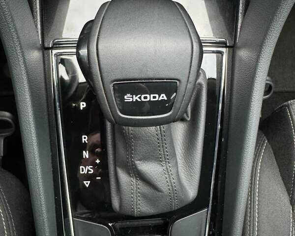 Білий Шкода Karoq, об'ємом двигуна 1.4 л та пробігом 62 тис. км за 21999 $, фото 49 на Automoto.ua