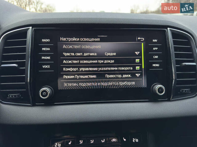 Білий Шкода Karoq, об'ємом двигуна 1.4 л та пробігом 62 тис. км за 21999 $, фото 58 на Automoto.ua