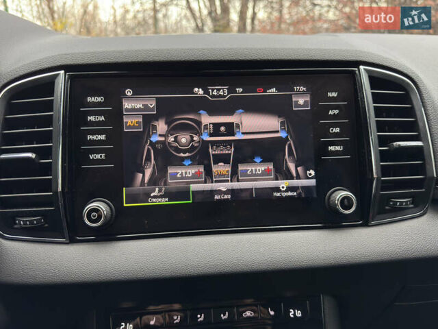 Білий Шкода Karoq, об'ємом двигуна 1.4 л та пробігом 62 тис. км за 22700 $, фото 48 на Automoto.ua