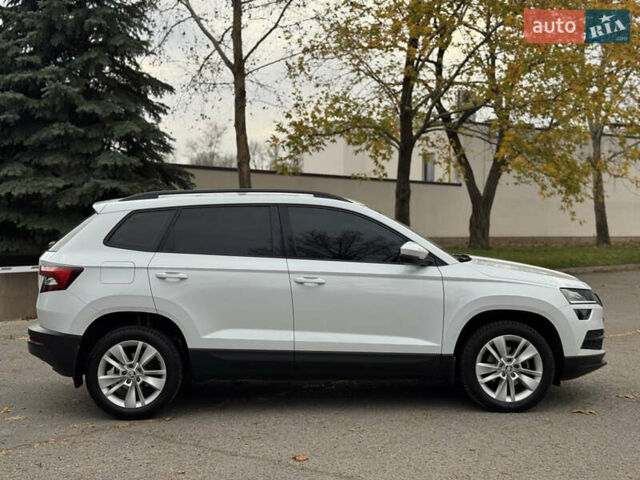 Білий Шкода Karoq, об'ємом двигуна 1.4 л та пробігом 62 тис. км за 21999 $, фото 9 на Automoto.ua